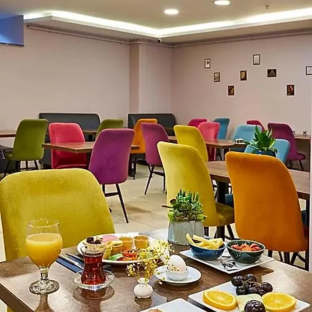 Otel Atro 3*