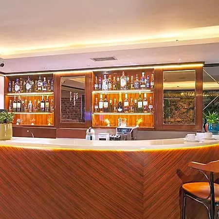 Otel Atro