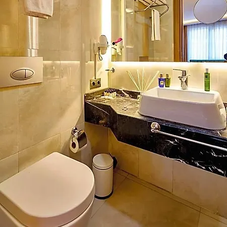 Otel Atro 3*