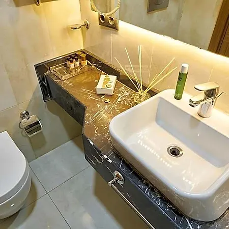 Otel Atro