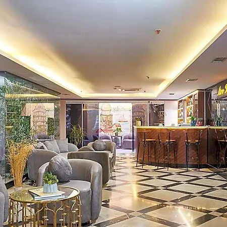 Otel Atro